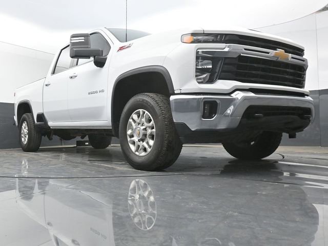 Used 2024 Chevrolet Silverado 2500 LT AWD/4WD image 1