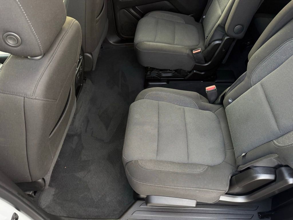 Used 2023 Chevrolet Traverse LT image 12