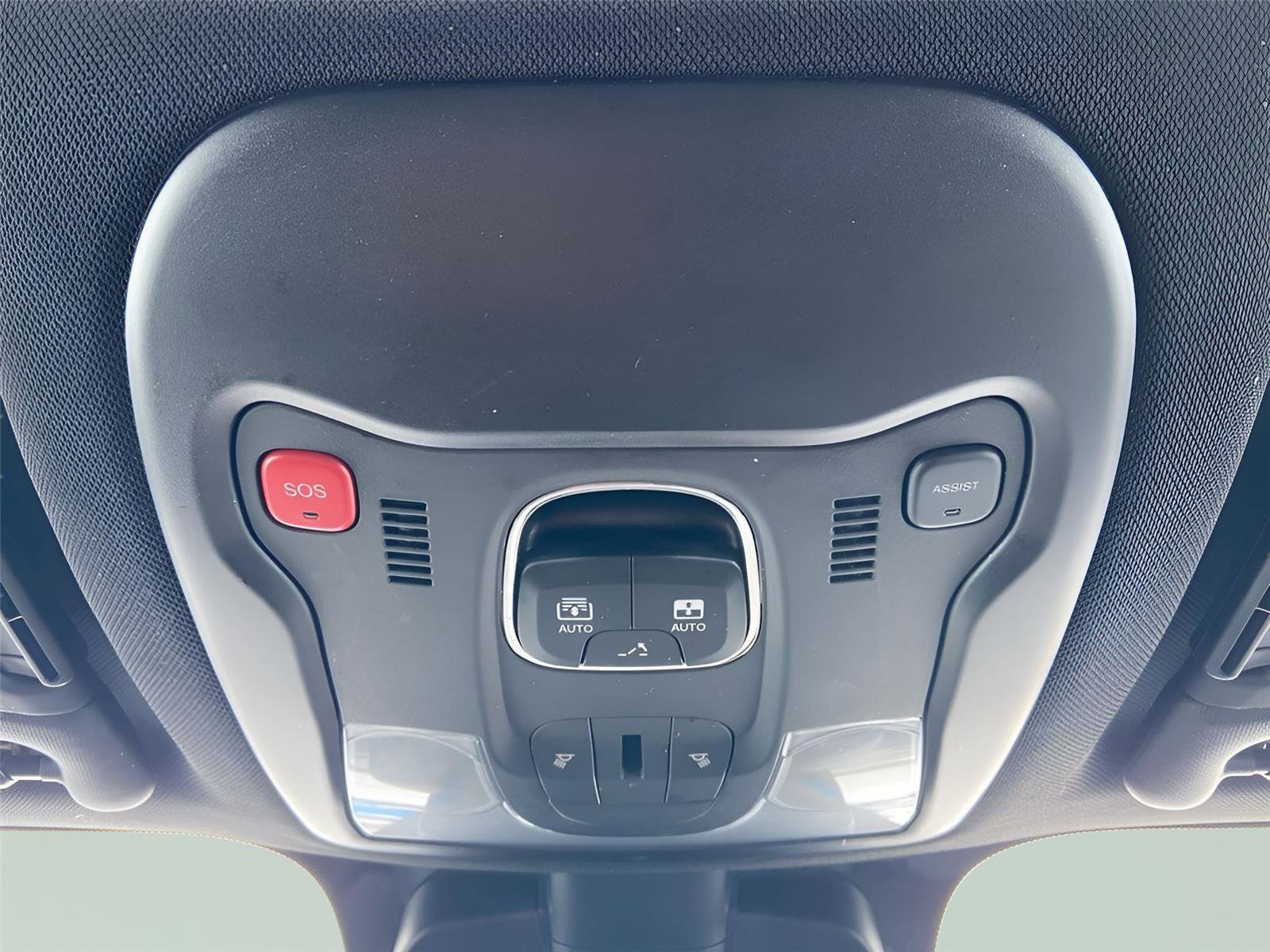 Used 2020 Jeep Renegade Altitude image 34