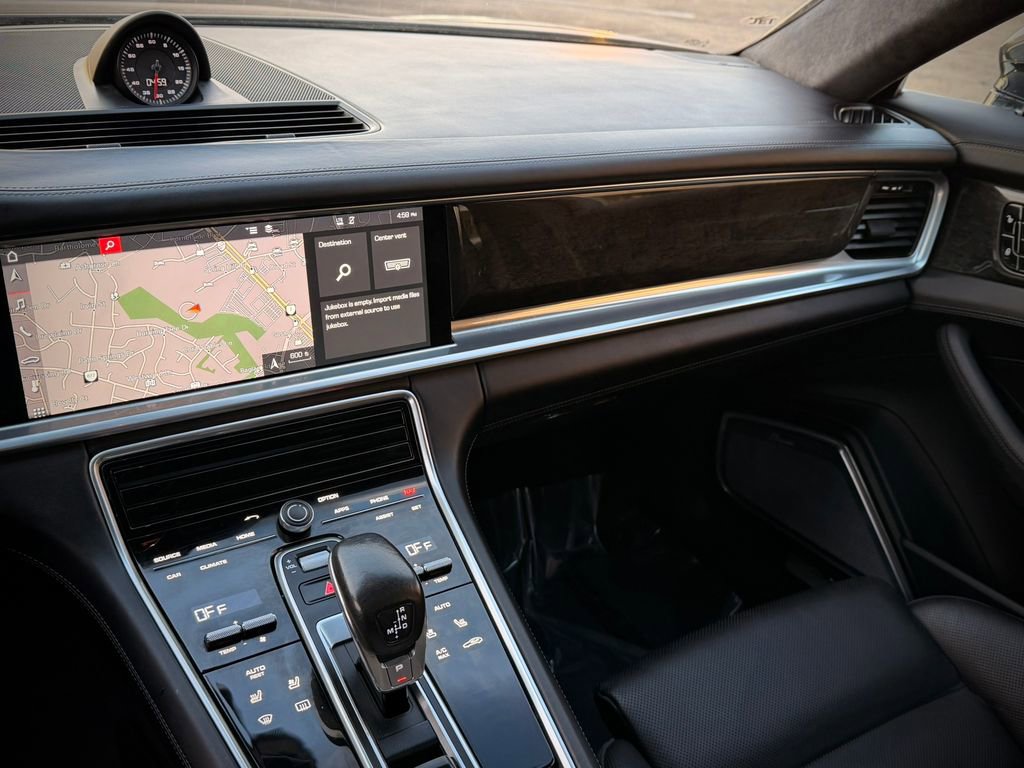 Used 2018 Porsche Panamera Turbo image 28