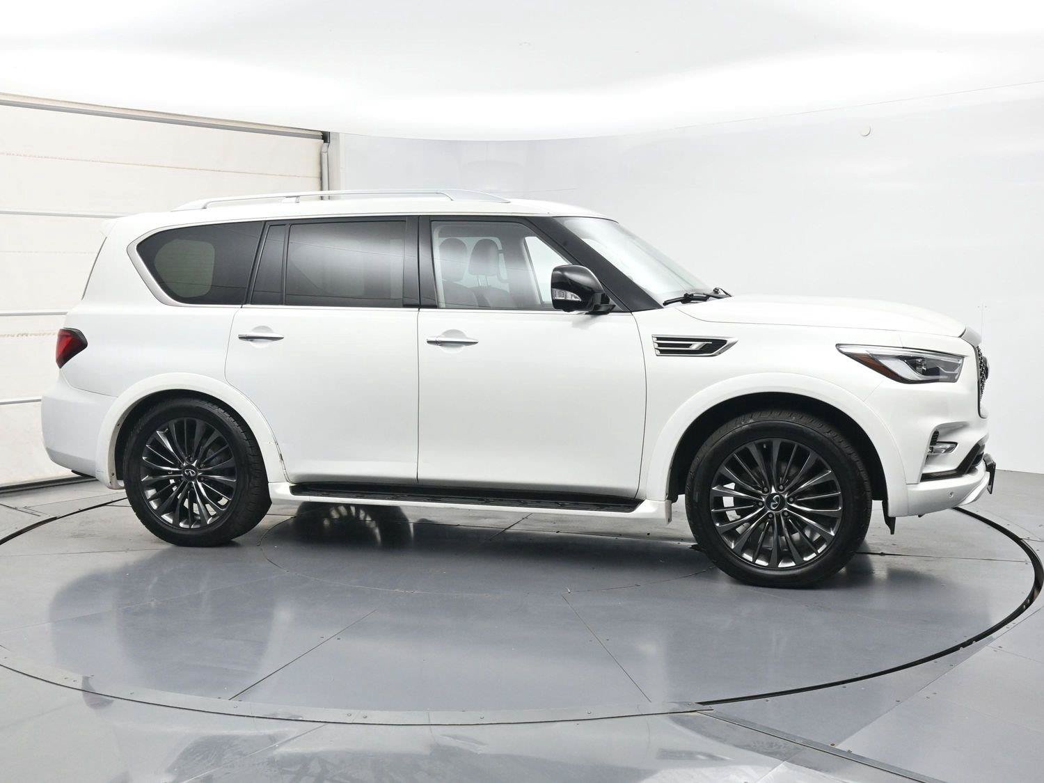 Used 2021 INFINITI QX80 Premium Select w/ All-Season Package AWD/4WD image 29