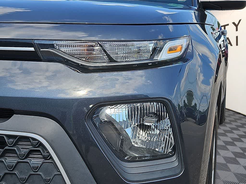 Used 2022 Kia Soul LX w/ Technology Package FWD image 8