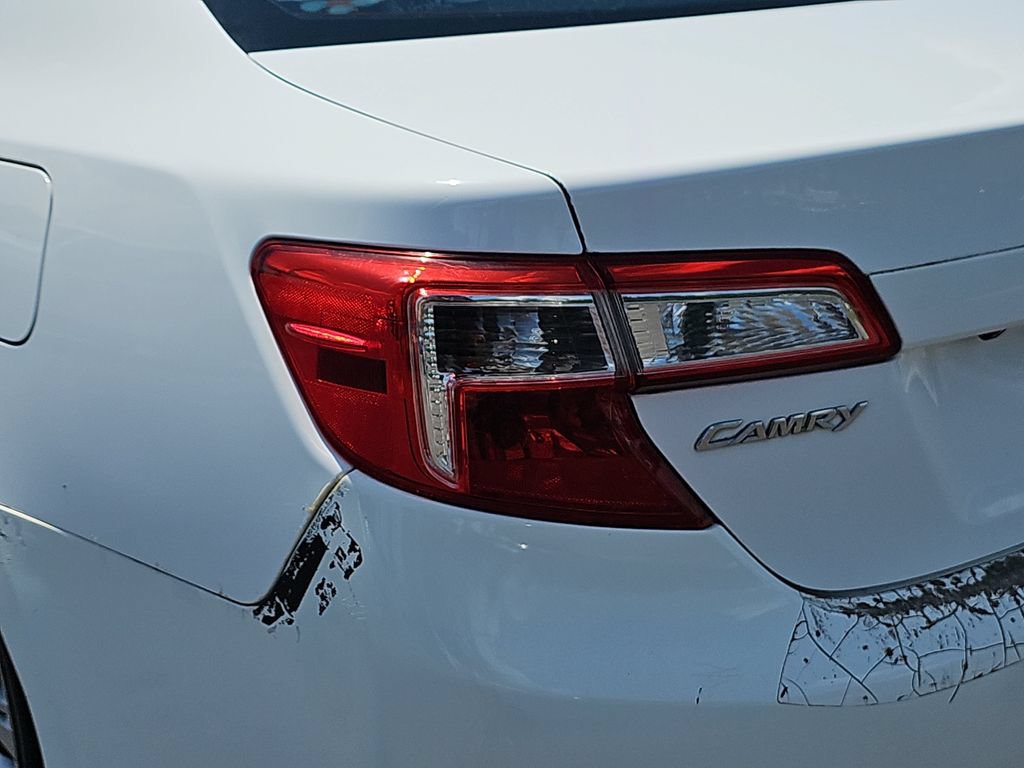 Used 2014 Toyota Camry LE FWD image 34