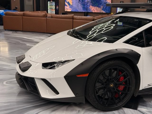 Used 2024 Lamborghini Huracan Sterrato AWD/4WD image 18