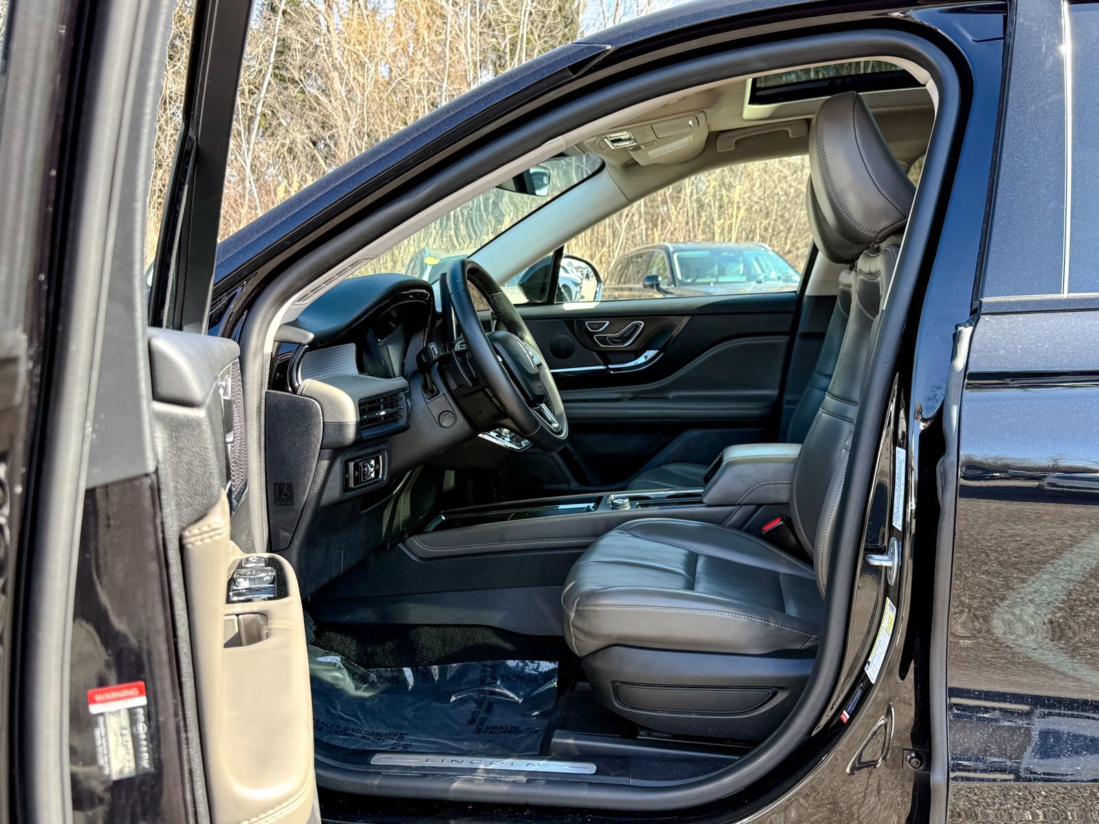 Used 2023 Lincoln Corsair AWD w/ Equipment Group 101A image 17