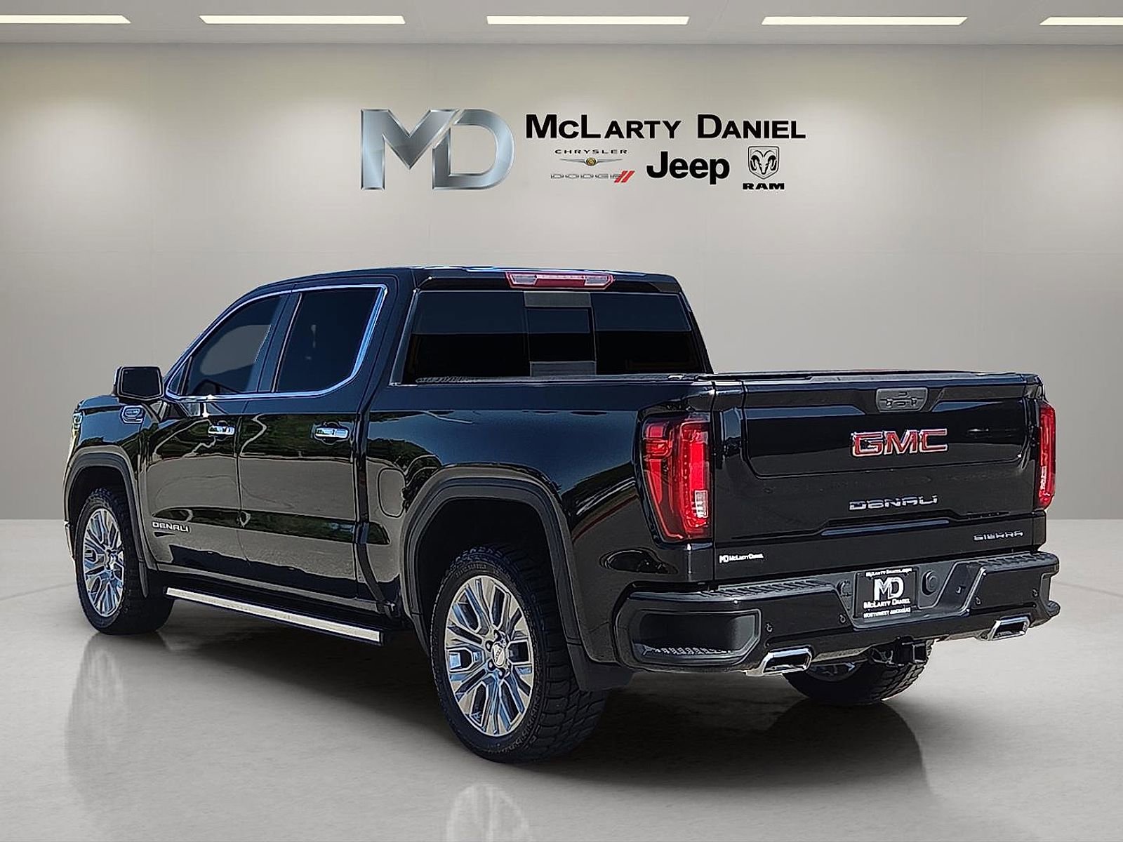 Used 2022 GMC Sierra 1500 Denali w/ Denali Premium Package AWD/4WD image 4