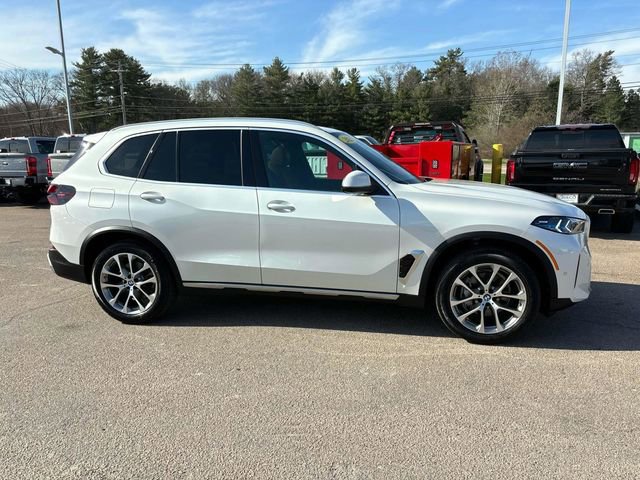 Used 2025 BMW X5 xDrive40i w/ Premium Package image 2