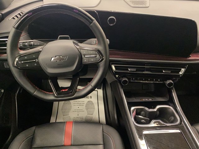 Used 2026 Chevrolet Traverse RS w/ LPO, Floor Liner Package AWD/4WD image 2