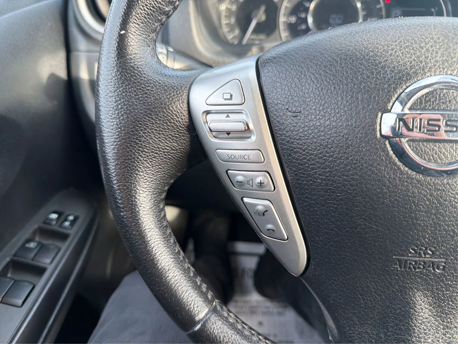 Used 2015 Nissan Versa Note SV image 24