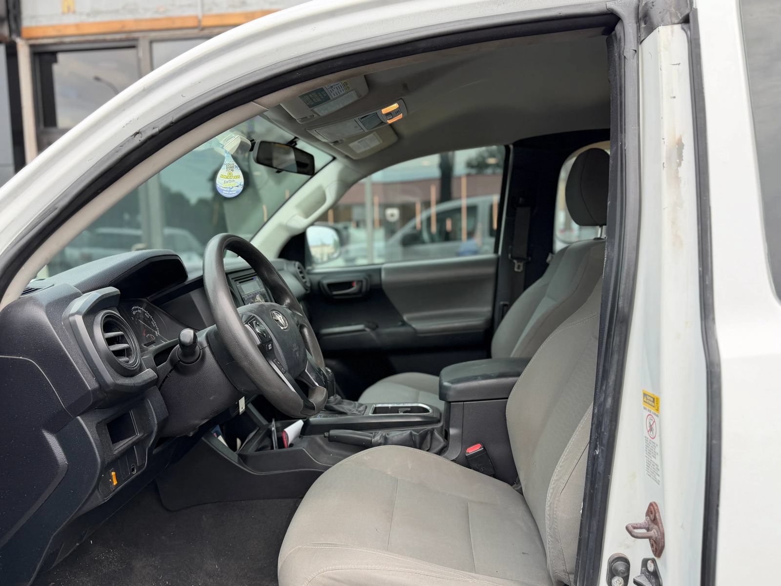 Used 2016 Toyota Tacoma SR AWD/4WD image 9