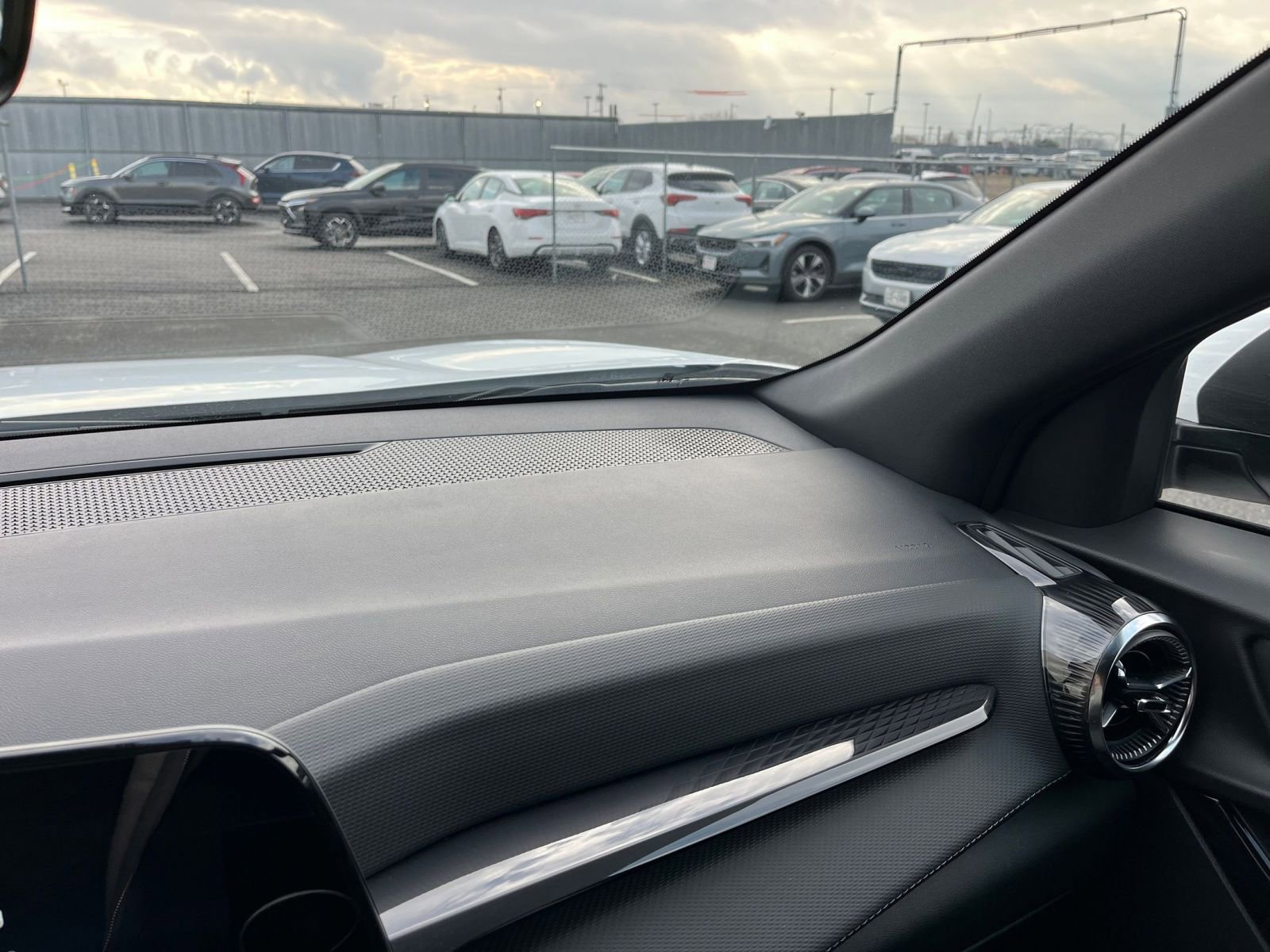 Used 2025 Chevrolet Equinox LT image 34