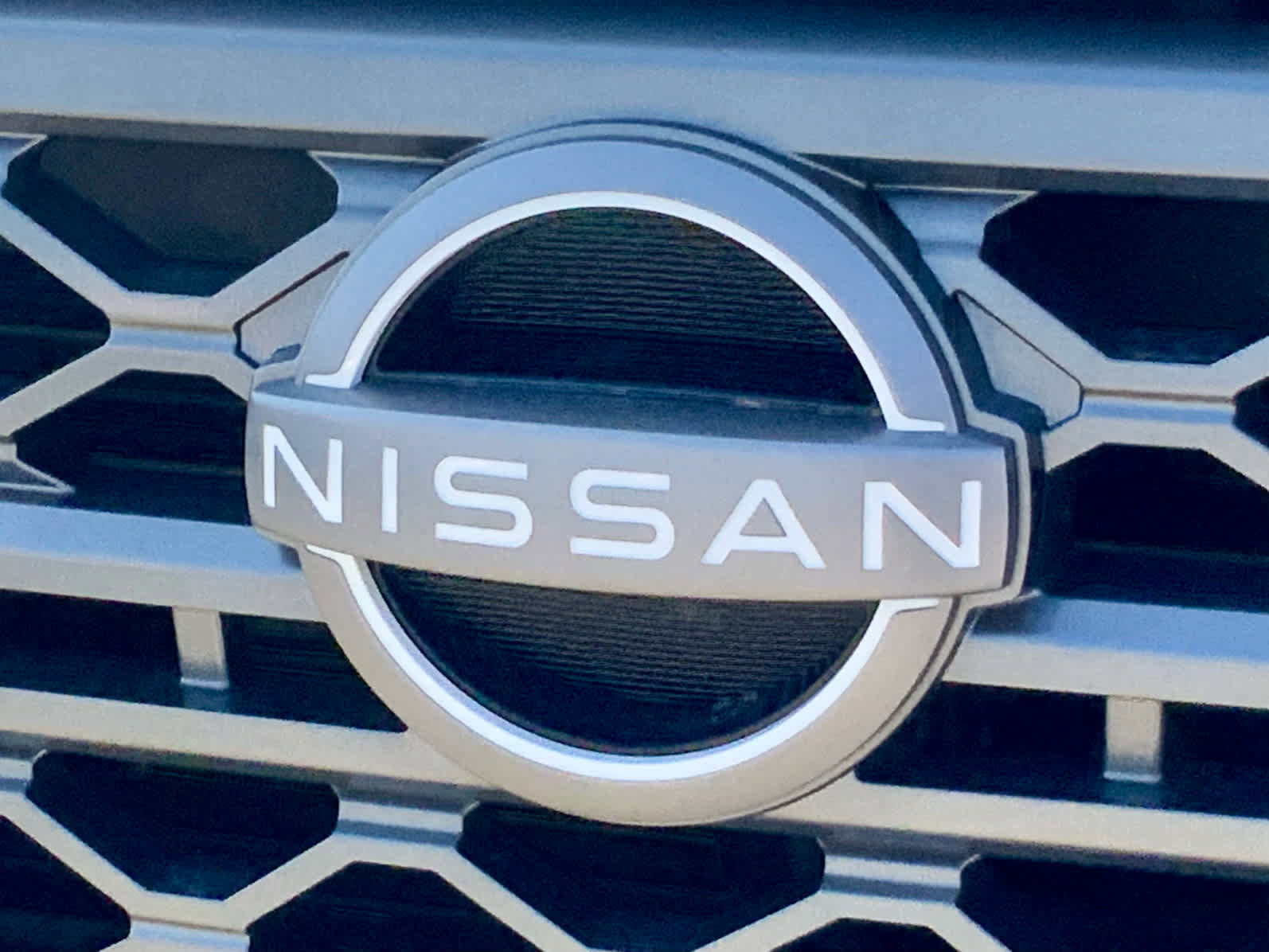 Used 2024 Nissan Frontier SL w/ Technology Package AWD/4WD image 19