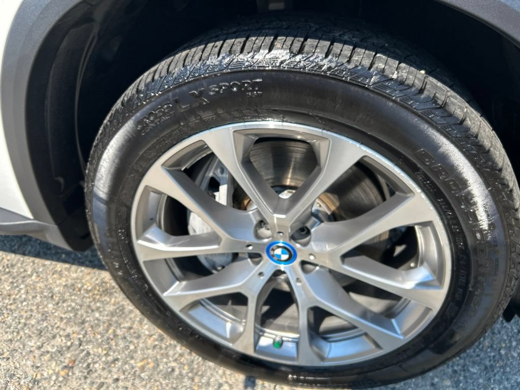 Used 2025 BMW X5 xDrive50e AWD/4WD image 24