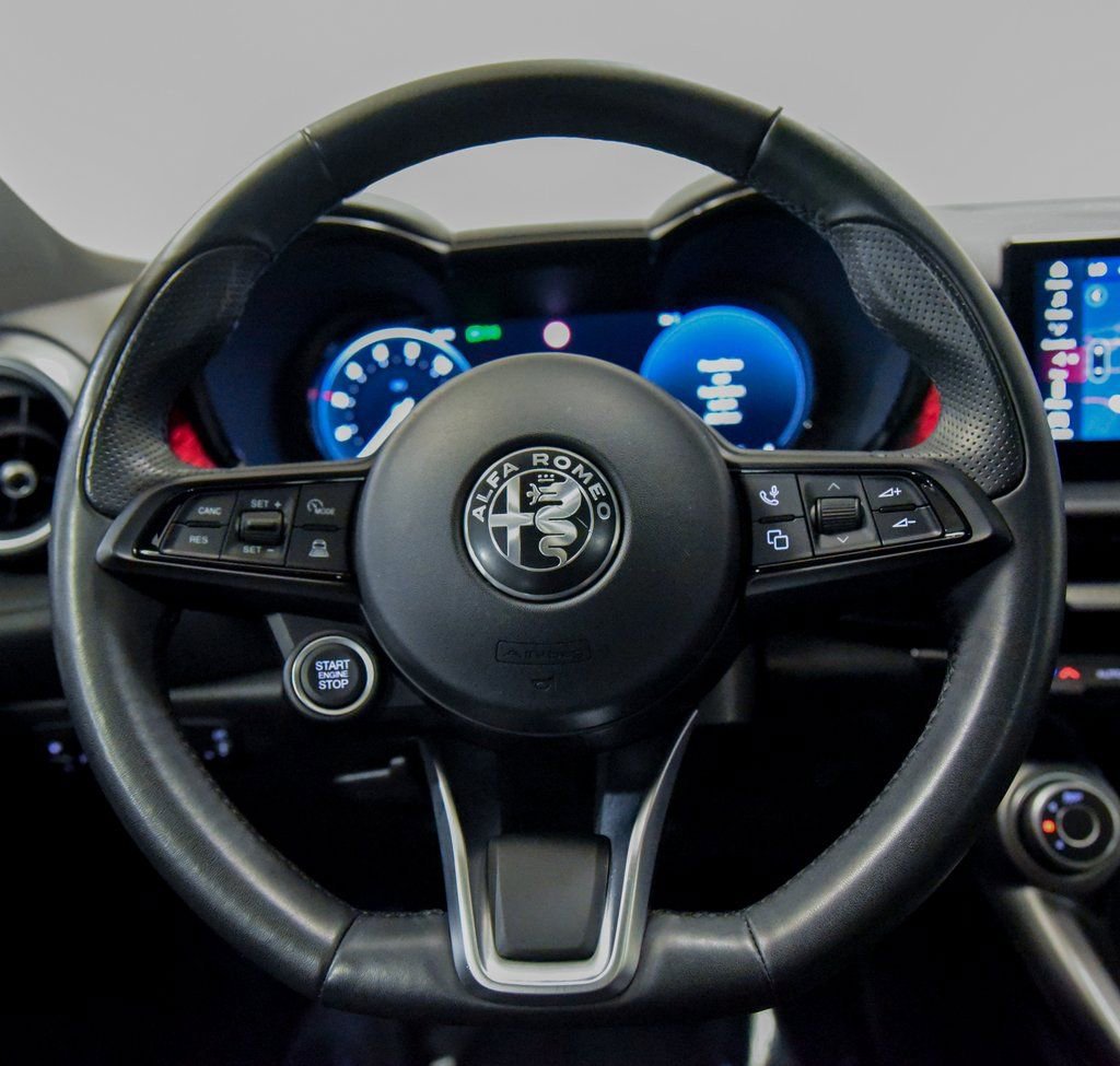 Used 2024 Alfa Romeo Tonale Ti w/ Premium Interior Package image 31