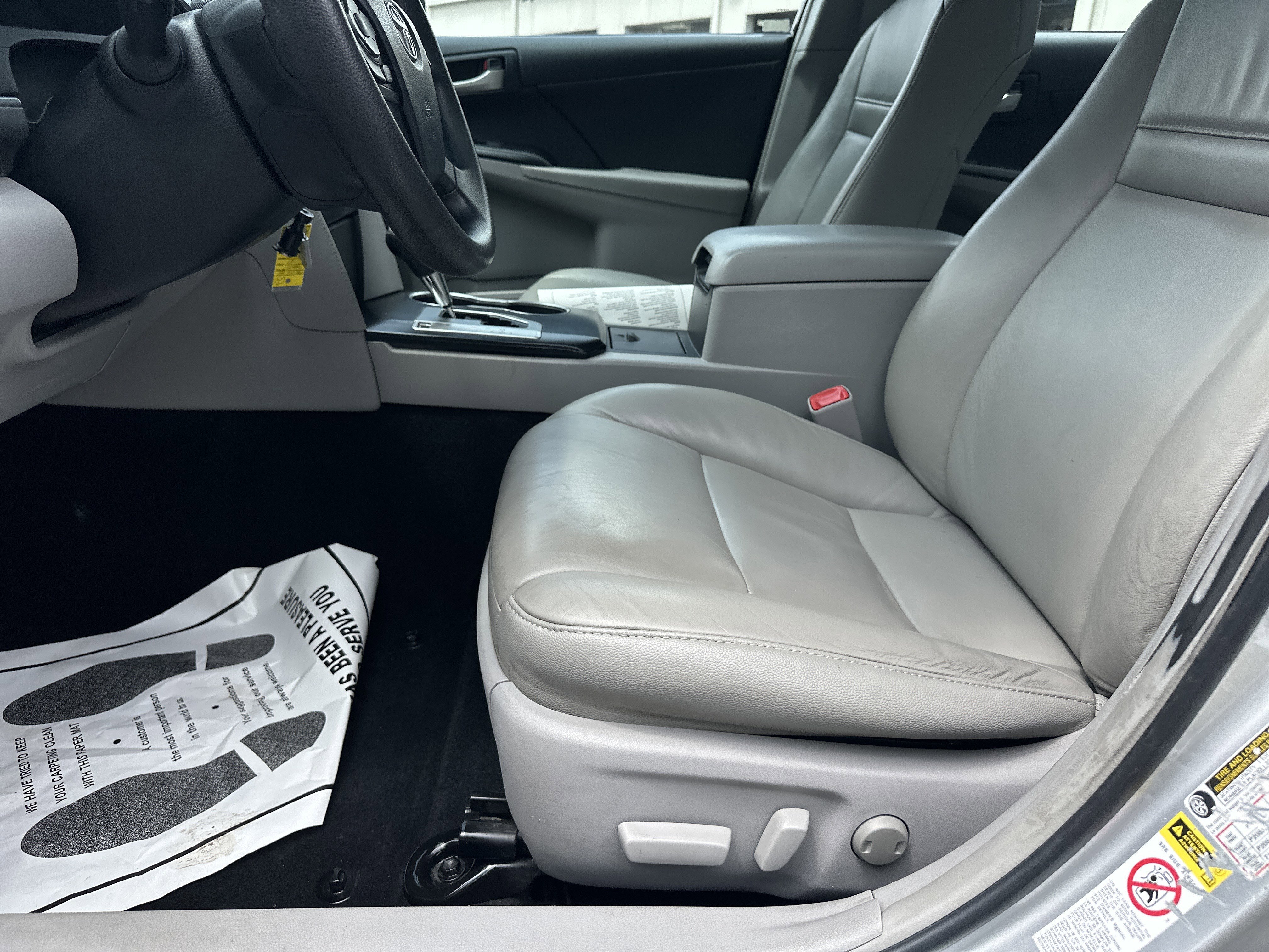 Used 2014 Toyota Camry LE FWD image 9