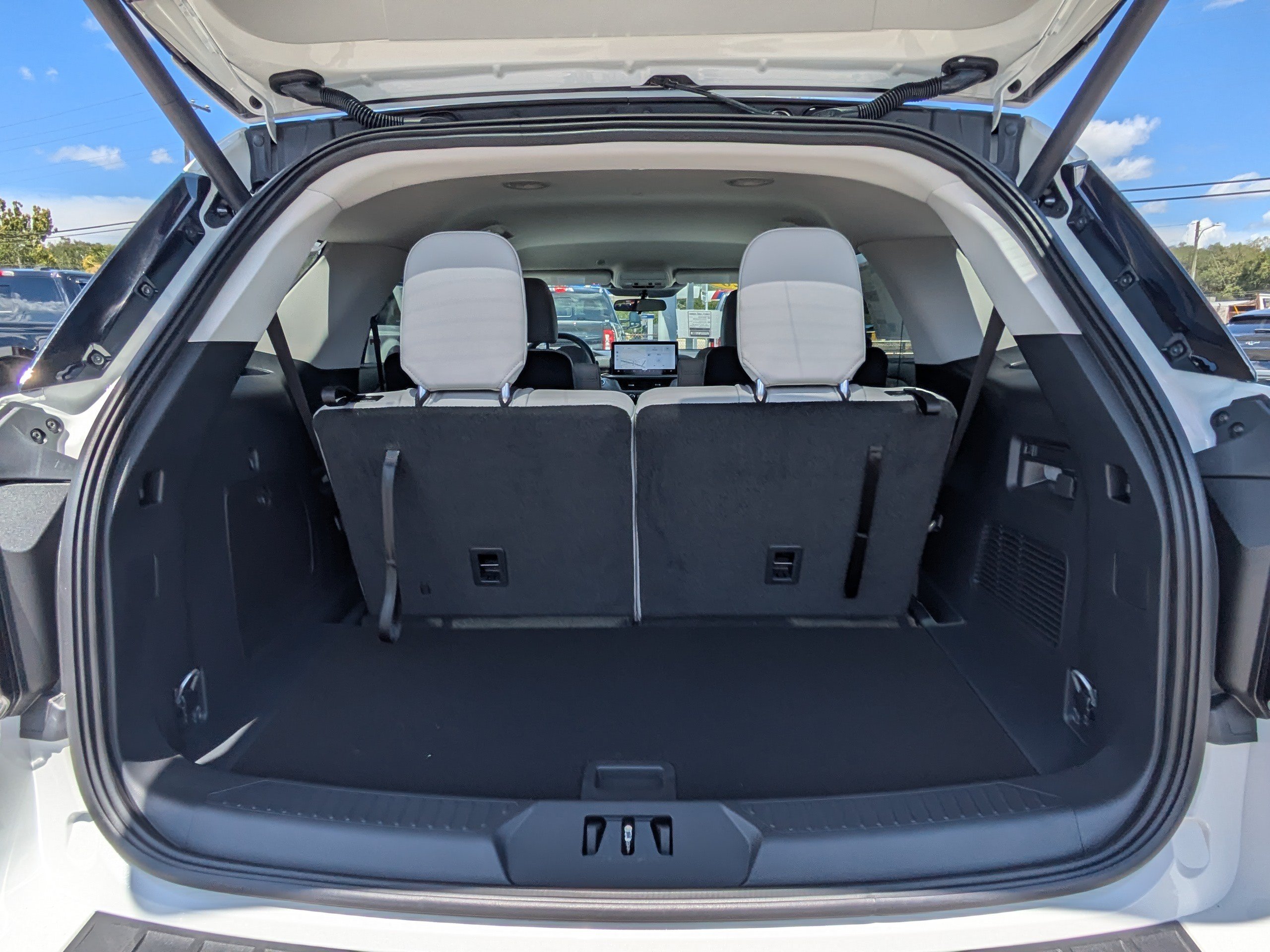 New 2026 Ford Explorer Active w/ Active Comfort Package RWD image 13