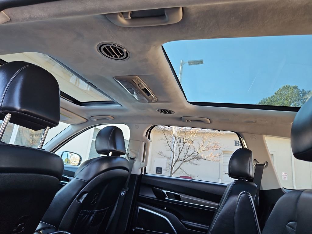 Used 2022 Kia Telluride SX w/ SX Prestige Package image 25