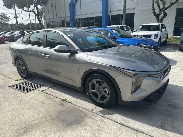 Used 2025 Kia K4 FWD image 19