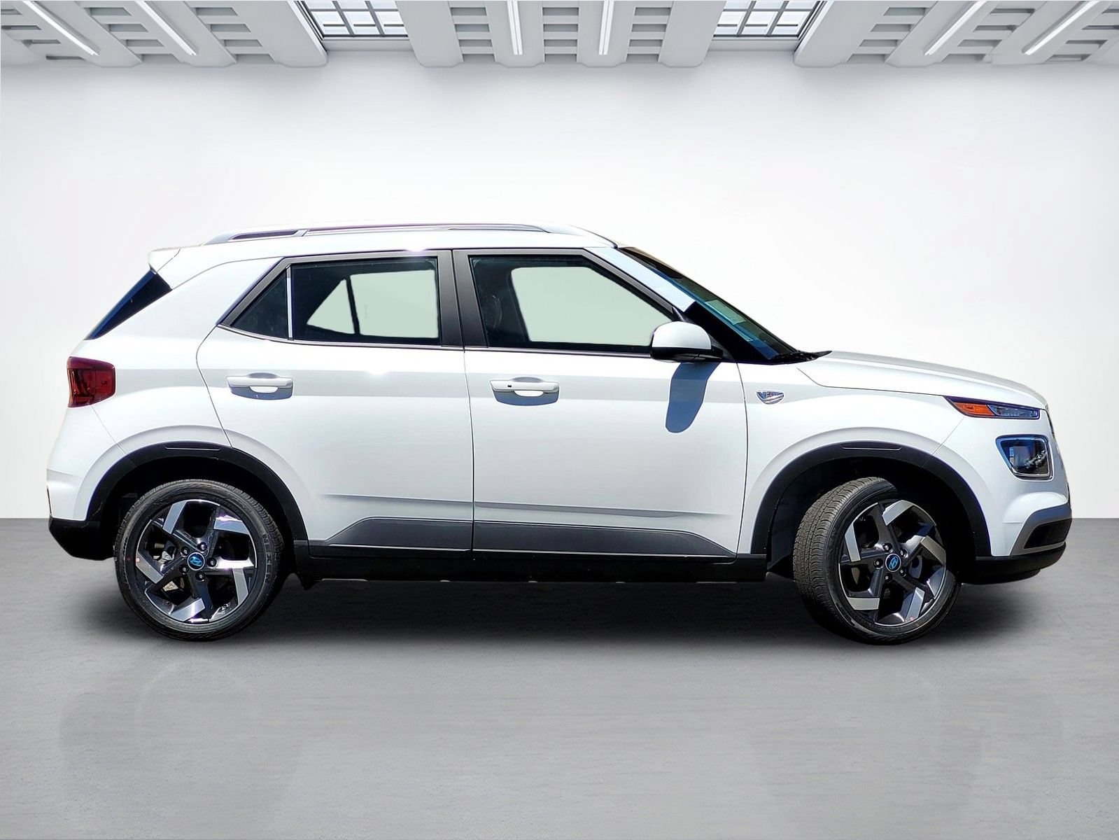 New 2026 Hyundai Venue SEL FWD image 3