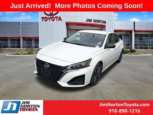 Used 2025 Nissan Altima 2.5 SV FWD image 2