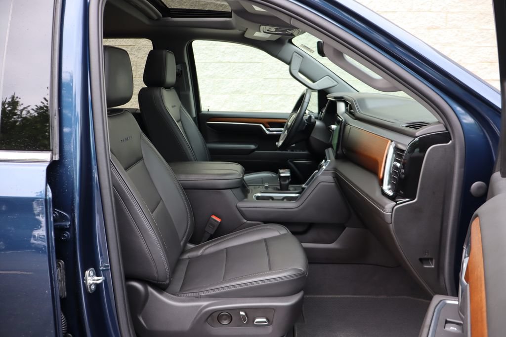 Used 2023 GMC Sierra 1500 Denali w/ Technology Package AWD/4WD image 38