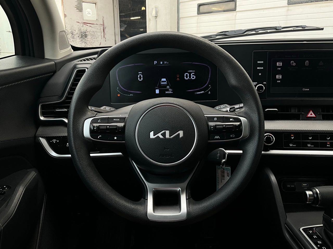 Used 2025 Kia Sportage LX image 31