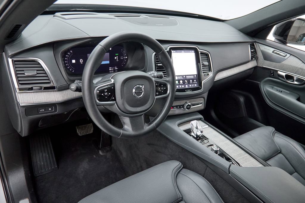 Certified 2023 Volvo XC90 T8 Ultimate w/ Protection Package Premier image 14