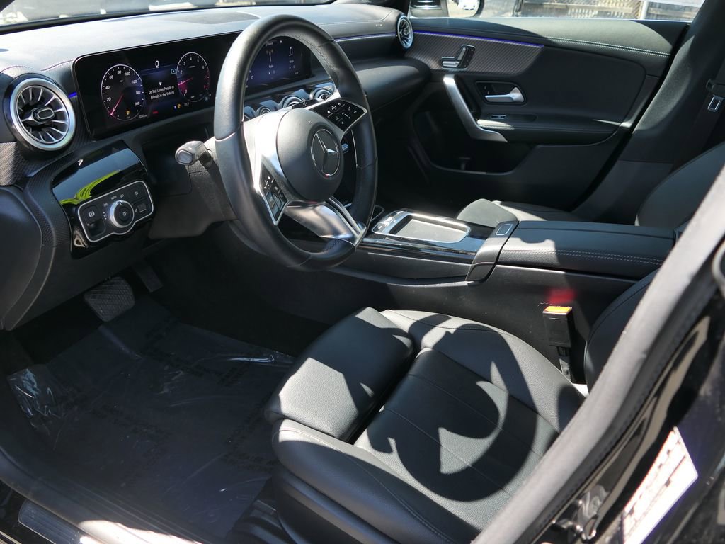 Used 2025 Mercedes-Benz CLA 250 image 11