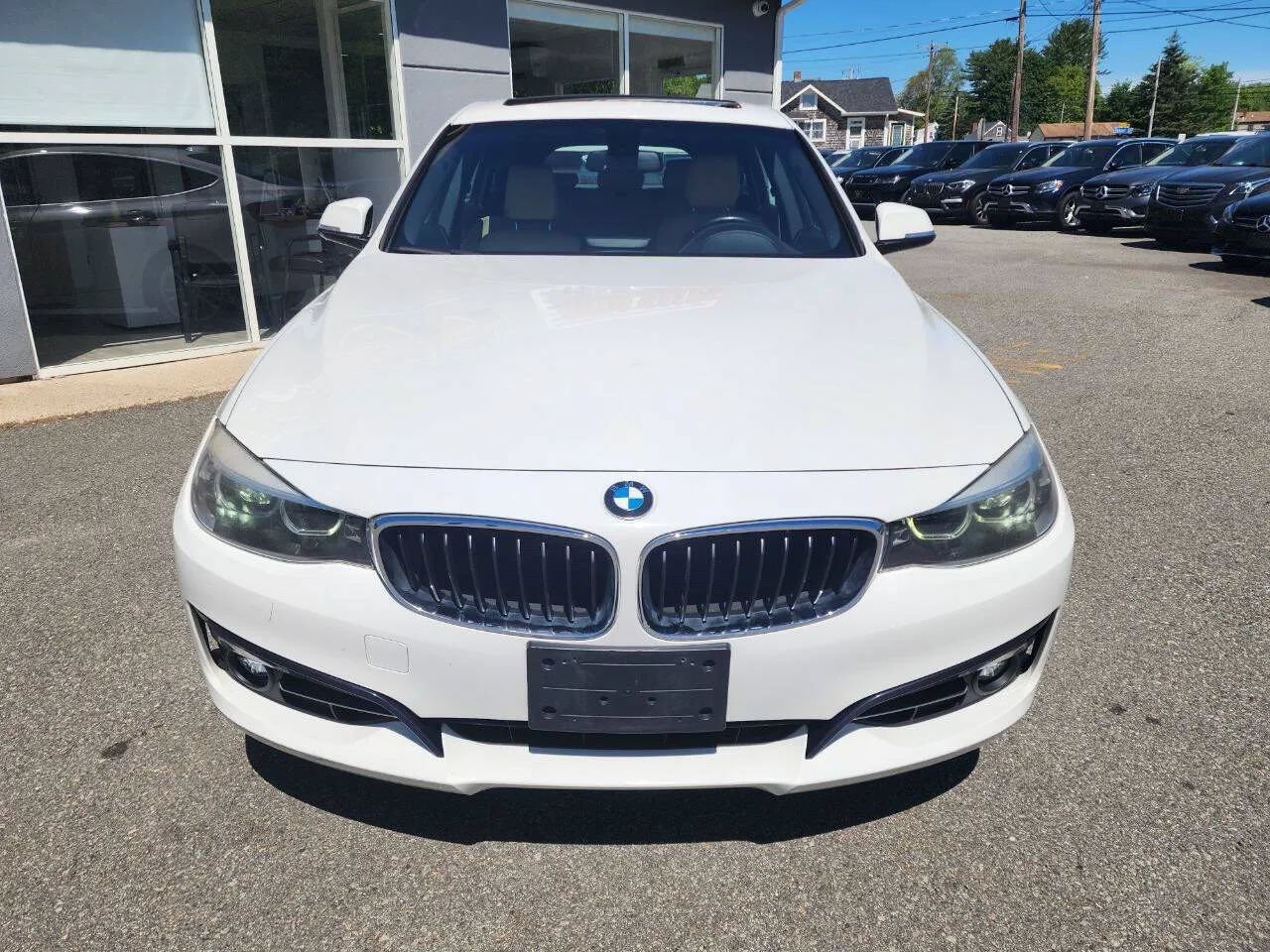 Used 2018 BMW 330i Gran Turismo xDrive AWD/4WD image 2