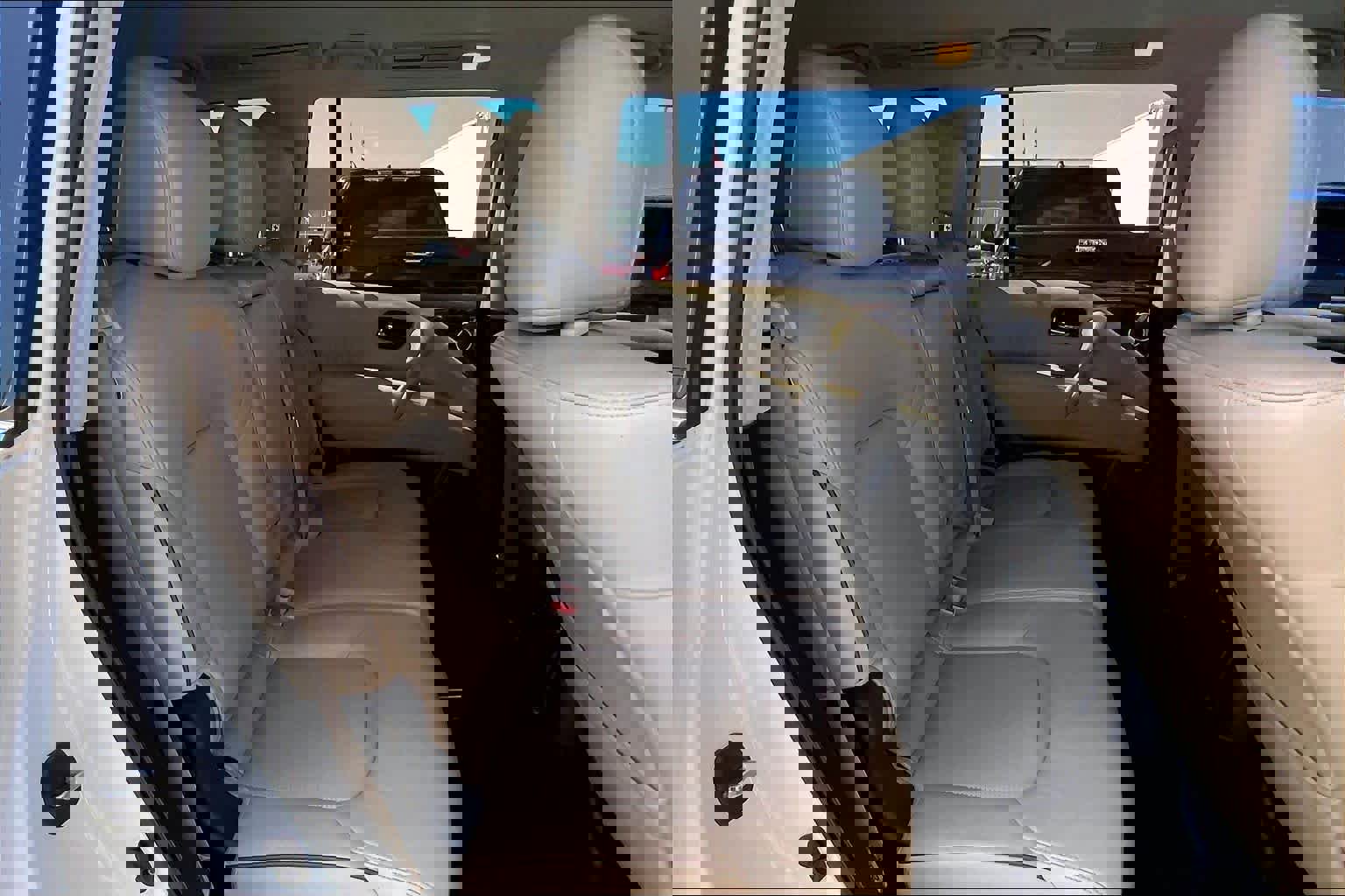 Used 2018 Nissan Armada SL w/ Premium Package image 19