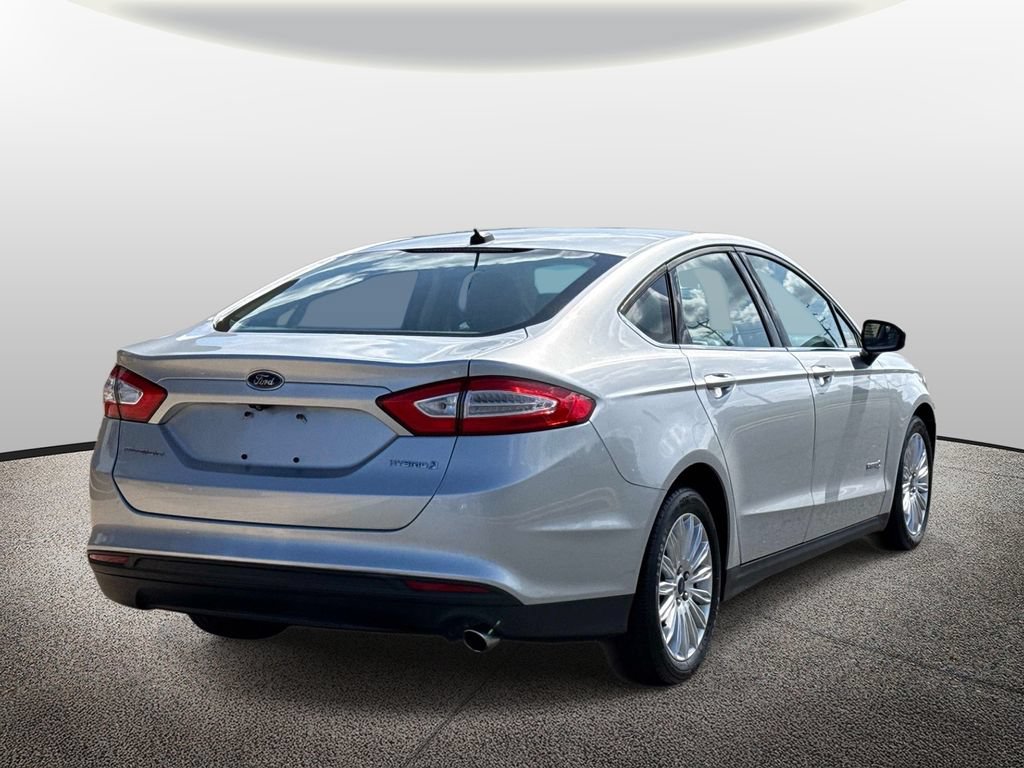 Used 2015 Ford Fusion S FWD image 2