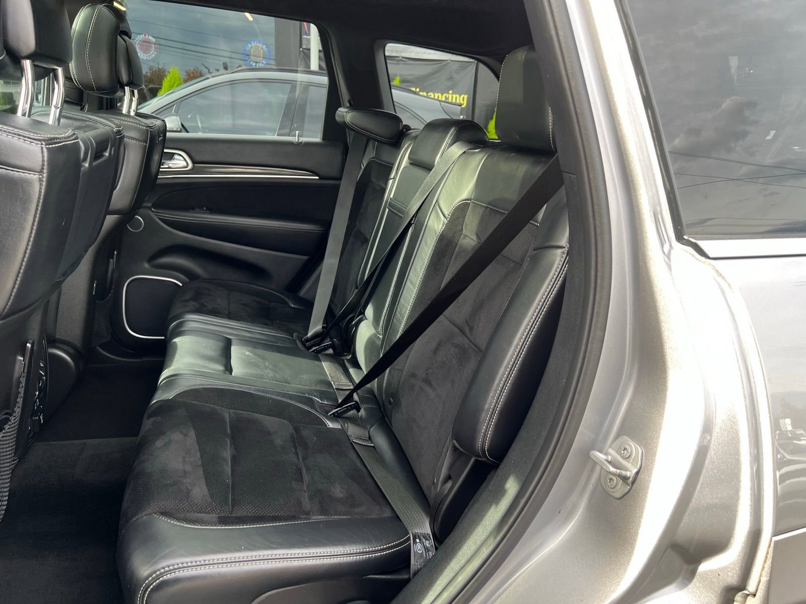 Used 2015 Jeep Grand Cherokee SRT w/ Luxury Group II image 26