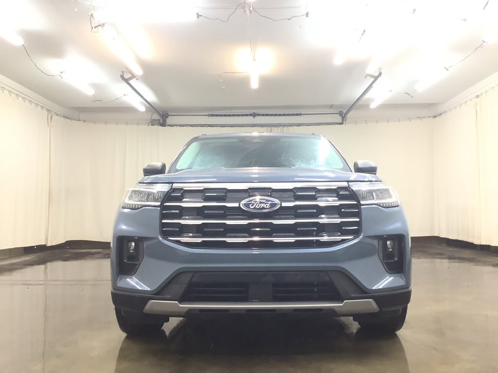 Used 2025 Ford Explorer Active w/ Active Comfort Package image 11