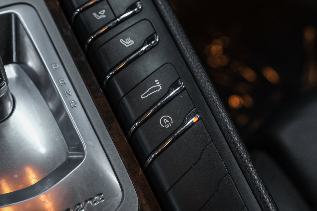 Used 2012 Porsche Panamera 4 image 30