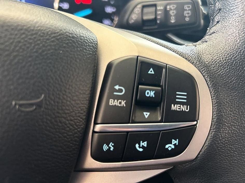 Used 2023 Ford Explorer XLT w/ Equipment Group 202A AWD/4WD image 14