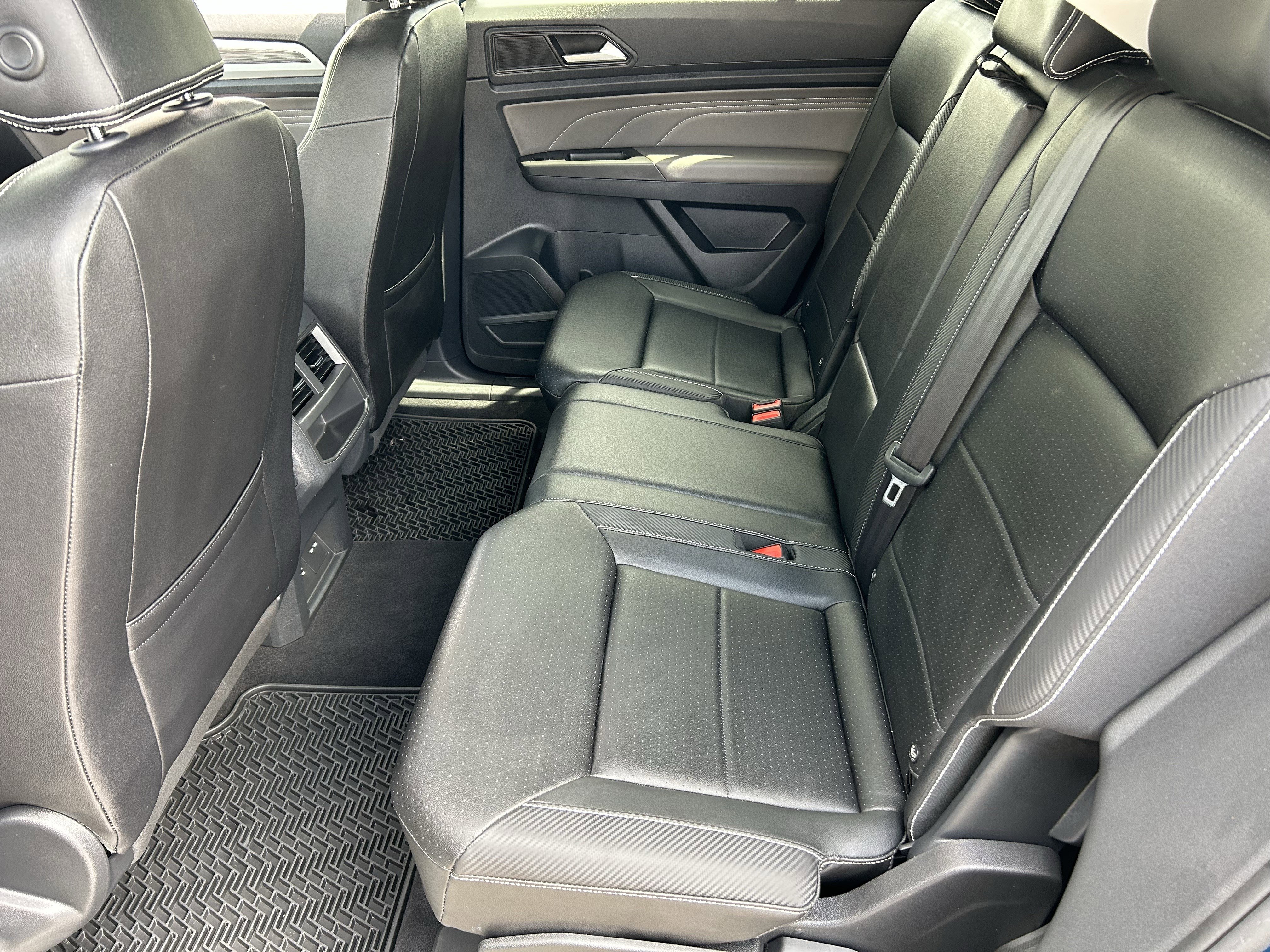 Used 2023 Volkswagen Atlas Cross Sport SE w/ Panoramic Sunroof Package FWD image 15