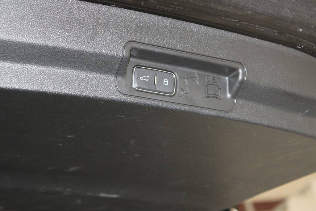 Used 2023 Ford Explorer XLT w/ Equipment Group 202A image 33