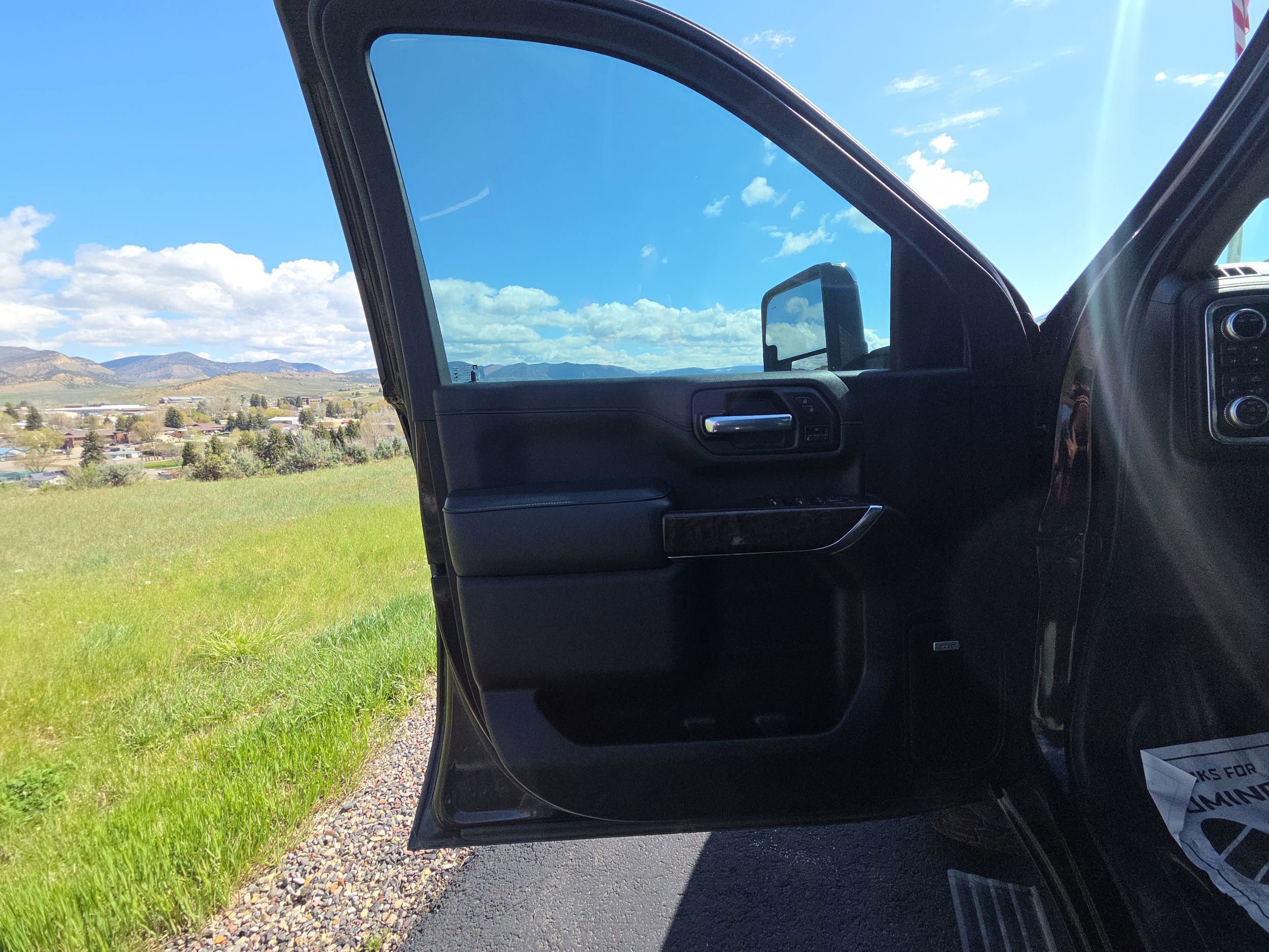 Used 2021 GMC Sierra 3500 Denali w/ Denali Black Diamond Edition AWD/4WD image 17