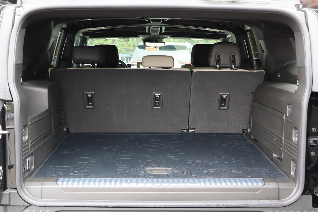 New 2026 GMC Hummer EV SUV w/ LPO, Dark Essentials Package image 9