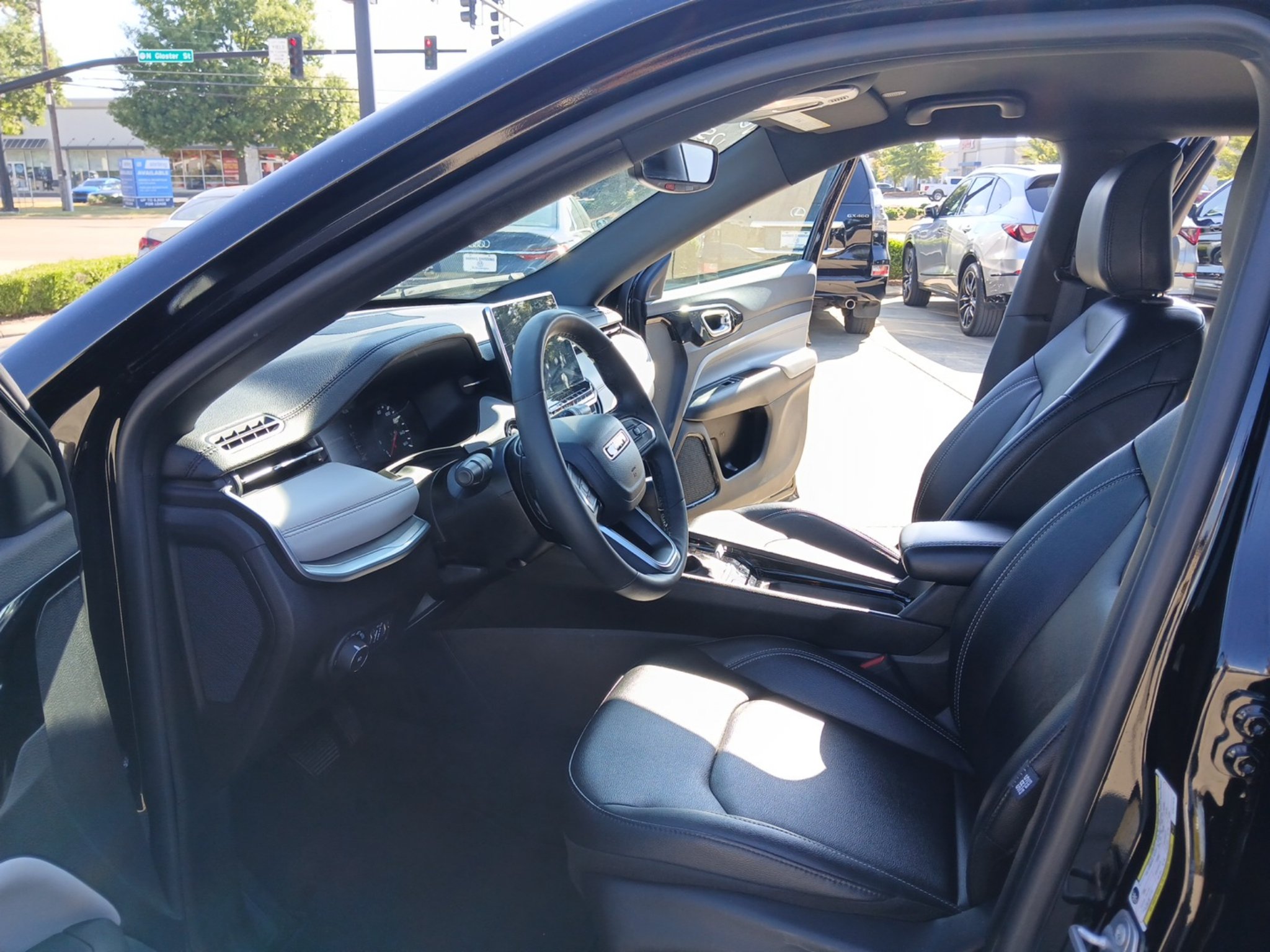 Used 2025 Jeep Compass Limited AWD/4WD image 9