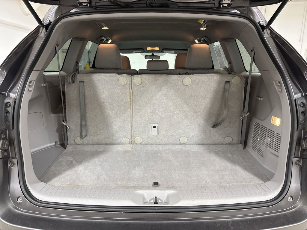 Used 2015 Toyota Highlander LE image 24