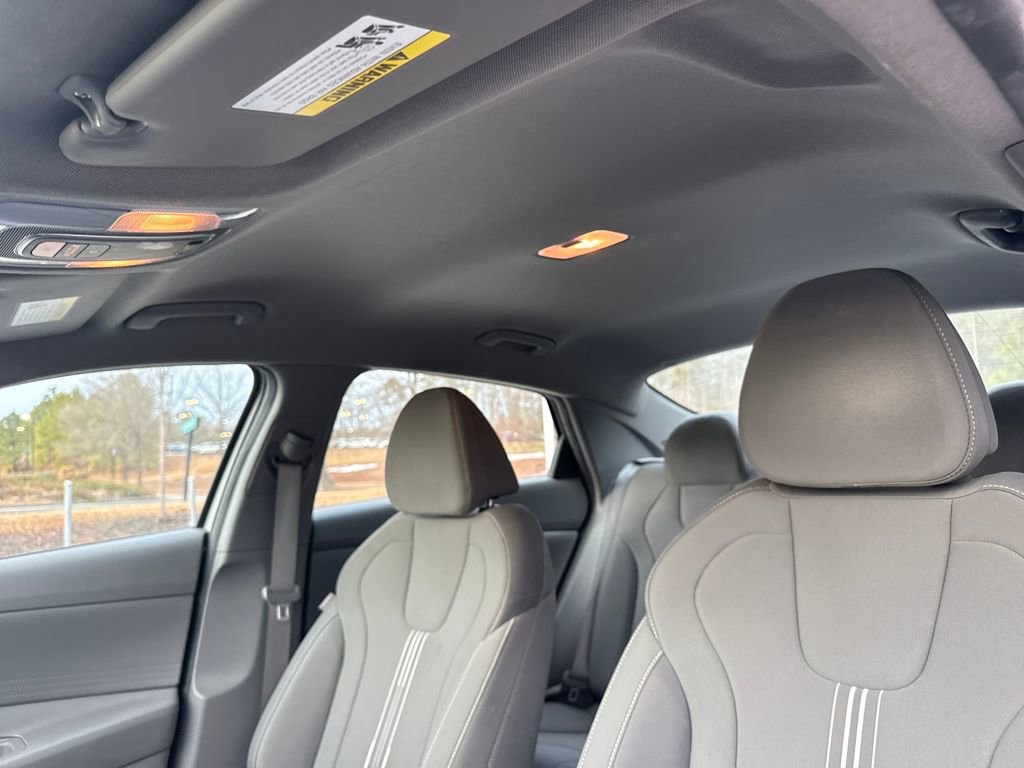 Used 2023 Hyundai Elantra SEL image 25