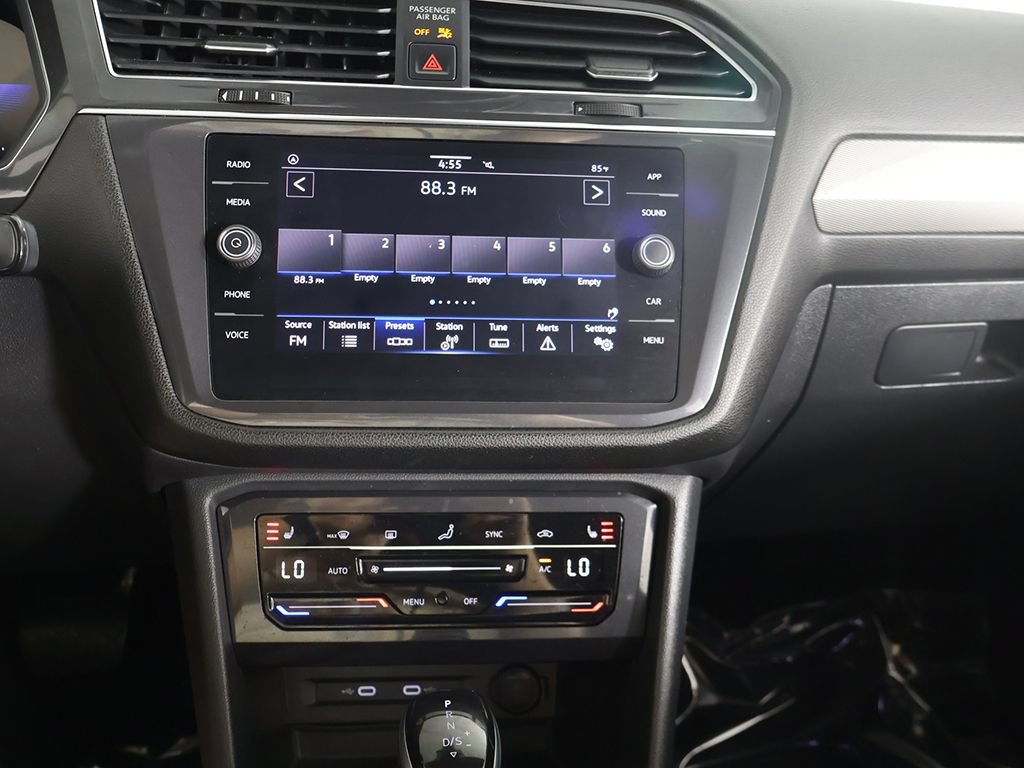 Used 2023 Volkswagen Tiguan SE FWD image 45