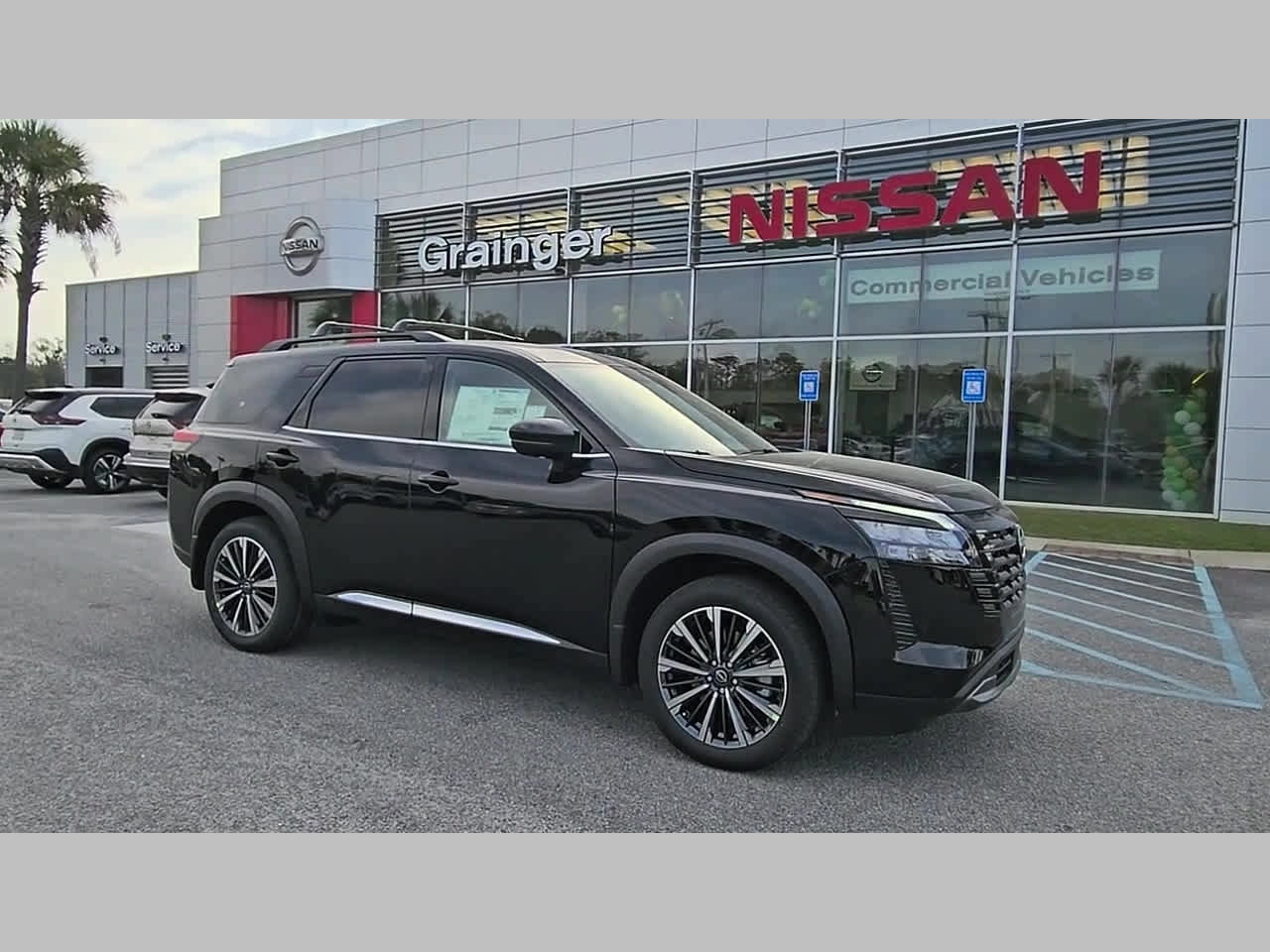 New 2026 Nissan Pathfinder Platinum FWD image 37