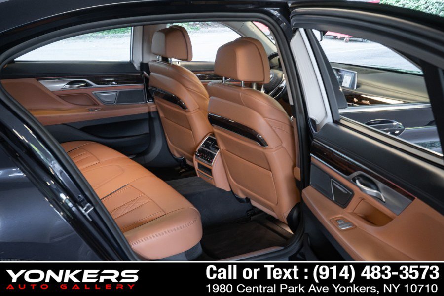 Used 2019 BMW 750i xDrive w/ Executive Package AWD/4WD image 51