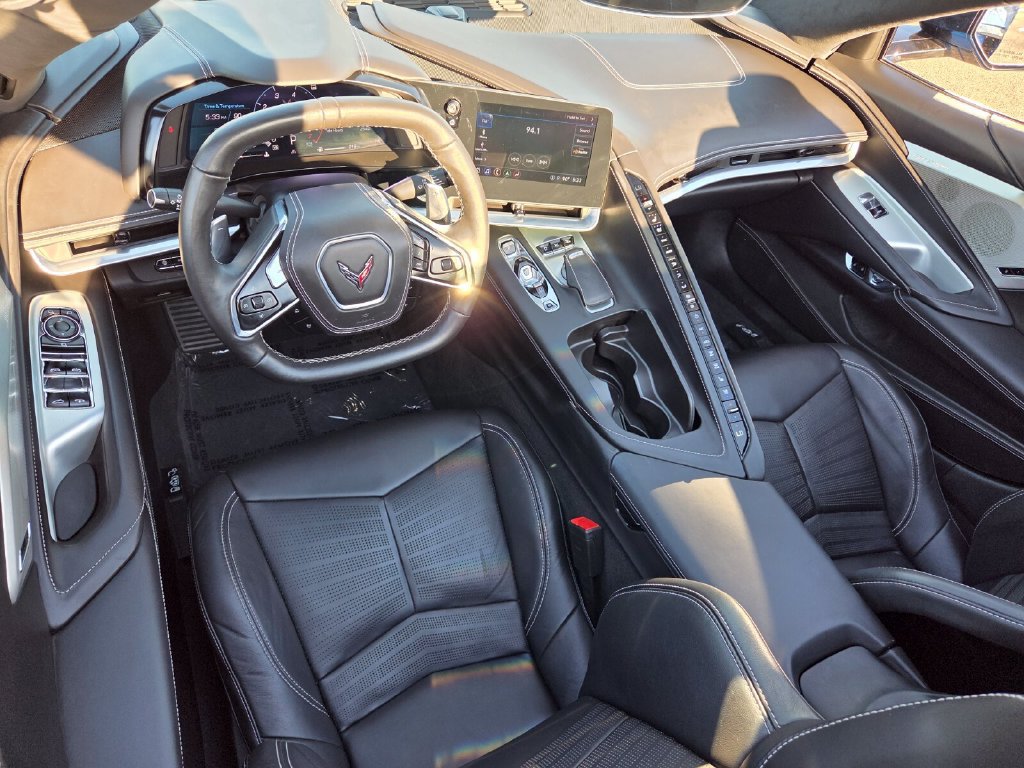 Used 2022 Chevrolet Corvette Stingray Premium Conv w/ Z51 Performance Package RWD image 7
