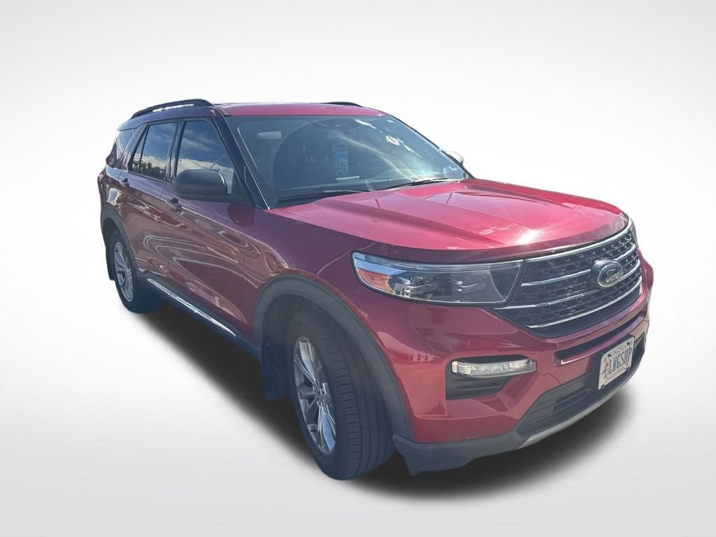 Used 2020 Ford Explorer XLT w/ Equipment Group 202A AWD/4WD image 3