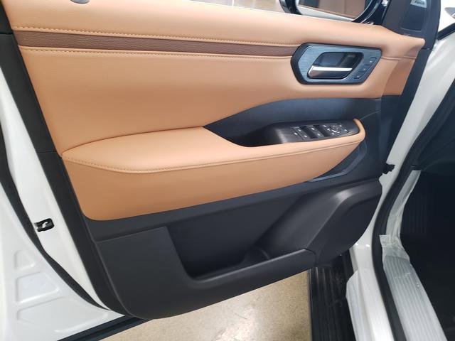 New 2025 Nissan Armada SL w/ Captain's Chari Seat Package image 12