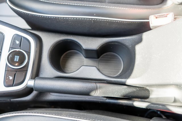 Used 2022 Hyundai Venue Limited image 32