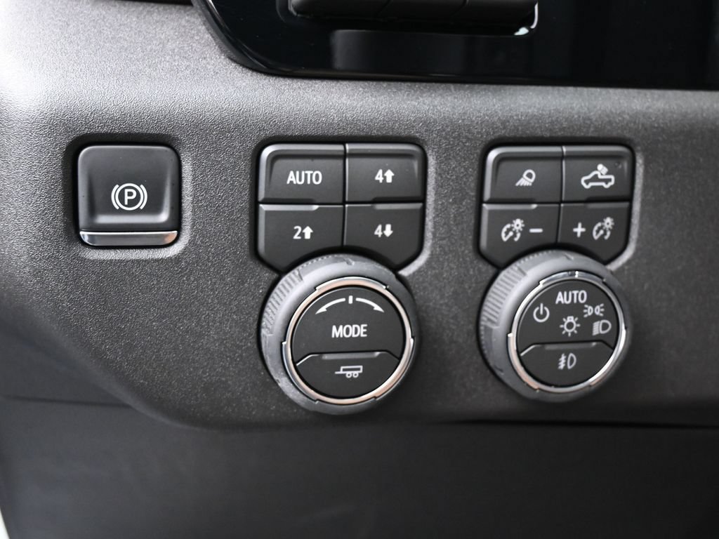 Used 2026 Chevrolet Silverado 1500 High Country w/ Technology Package AWD/4WD image 18